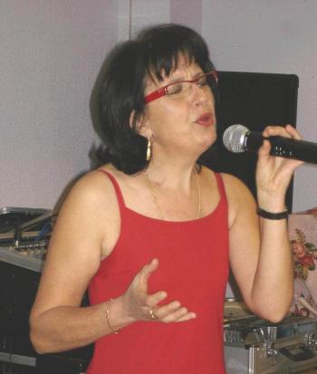 Marie-Françoise Chante La Chanson Française